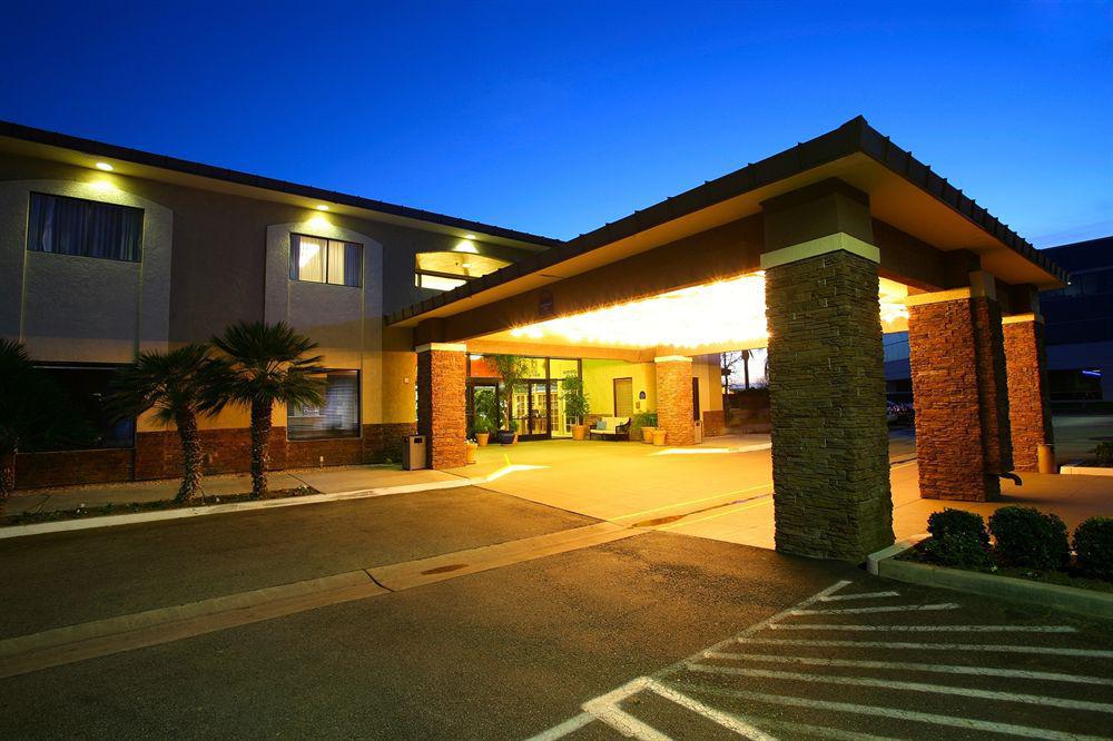 Hotel D'Lins Ontario Airport Exterior photo